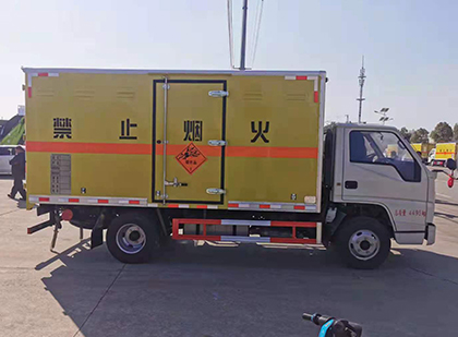 茶陵爆破器材运输车工人安全操作规范与智能技术保障